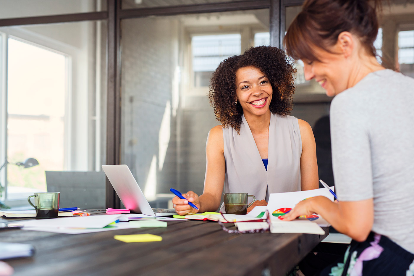 Women Empowering Women: 5 Tips to Cultivate Female Leadership Qualities